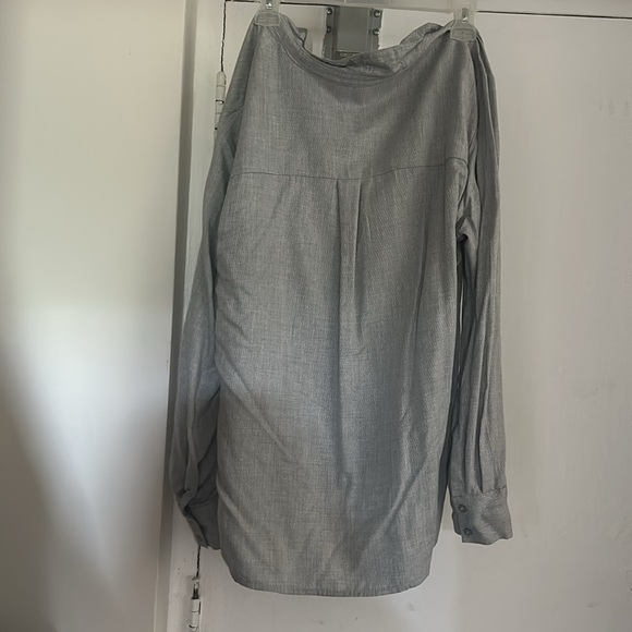 Large grey button down - Picture 4 of 4
